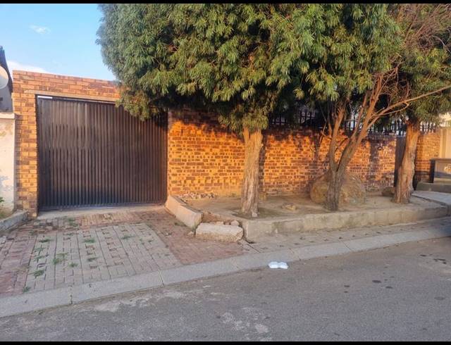 2 BEDROOM HOUSE FOR SALE IN PIMVILLE